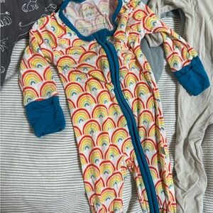 LITTLE SLEEPIES Rainbow newborn pajamas